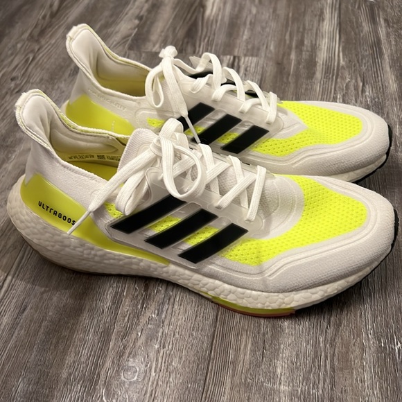 Adidas Ultra Boost 21 - Picture 2 of 5
